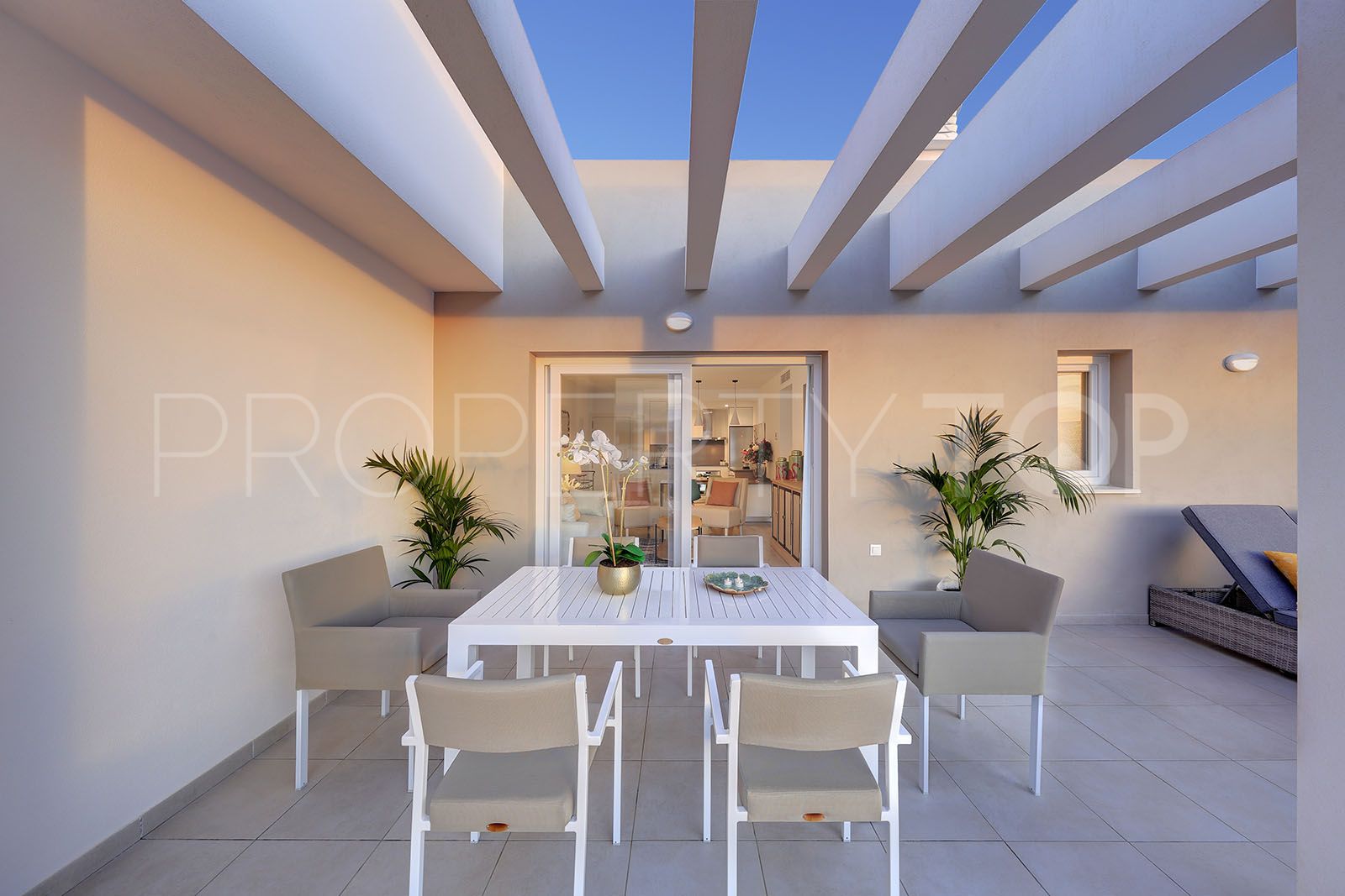 For sale Nueva Andalucia 2 bedrooms penthouse