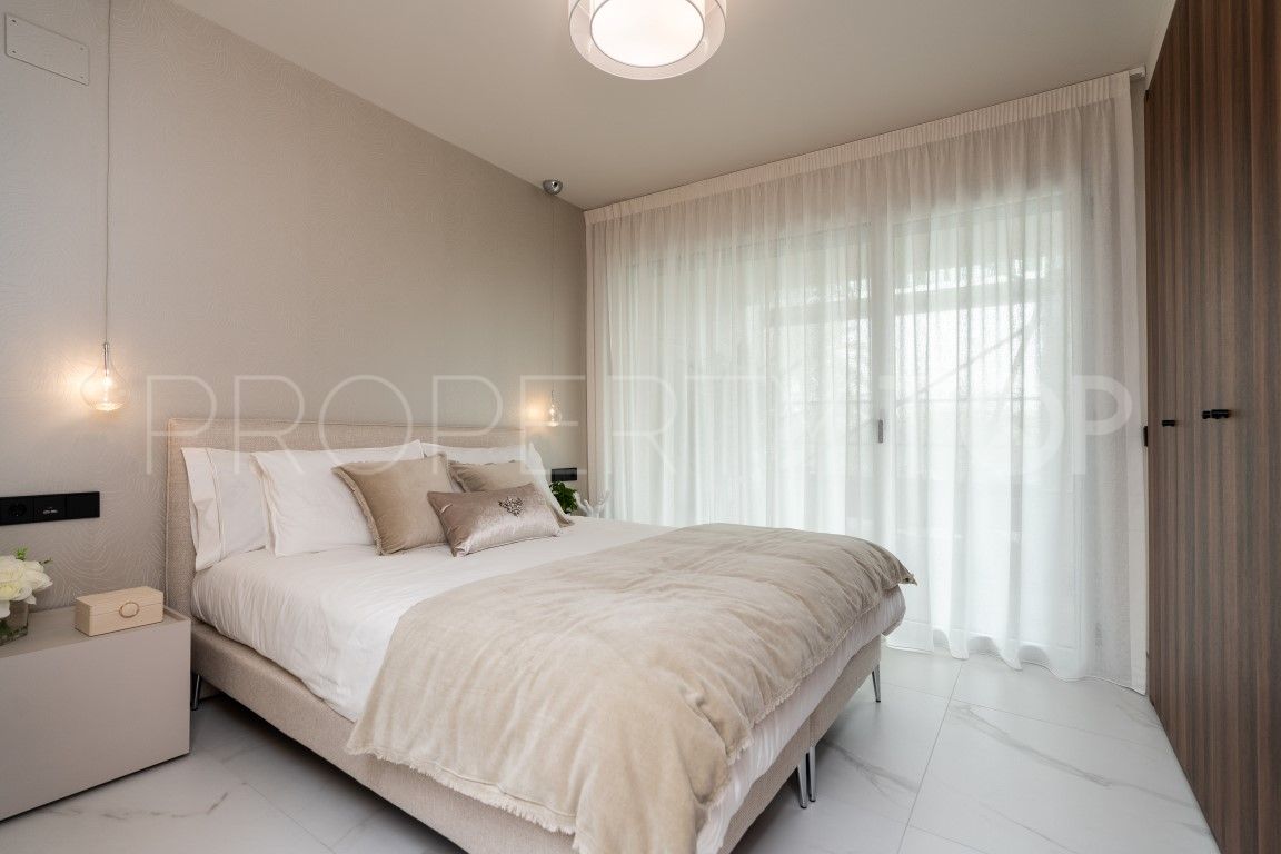 Ground floor apartment for sale in San Pedro de Alcantara with 3 bedrooms