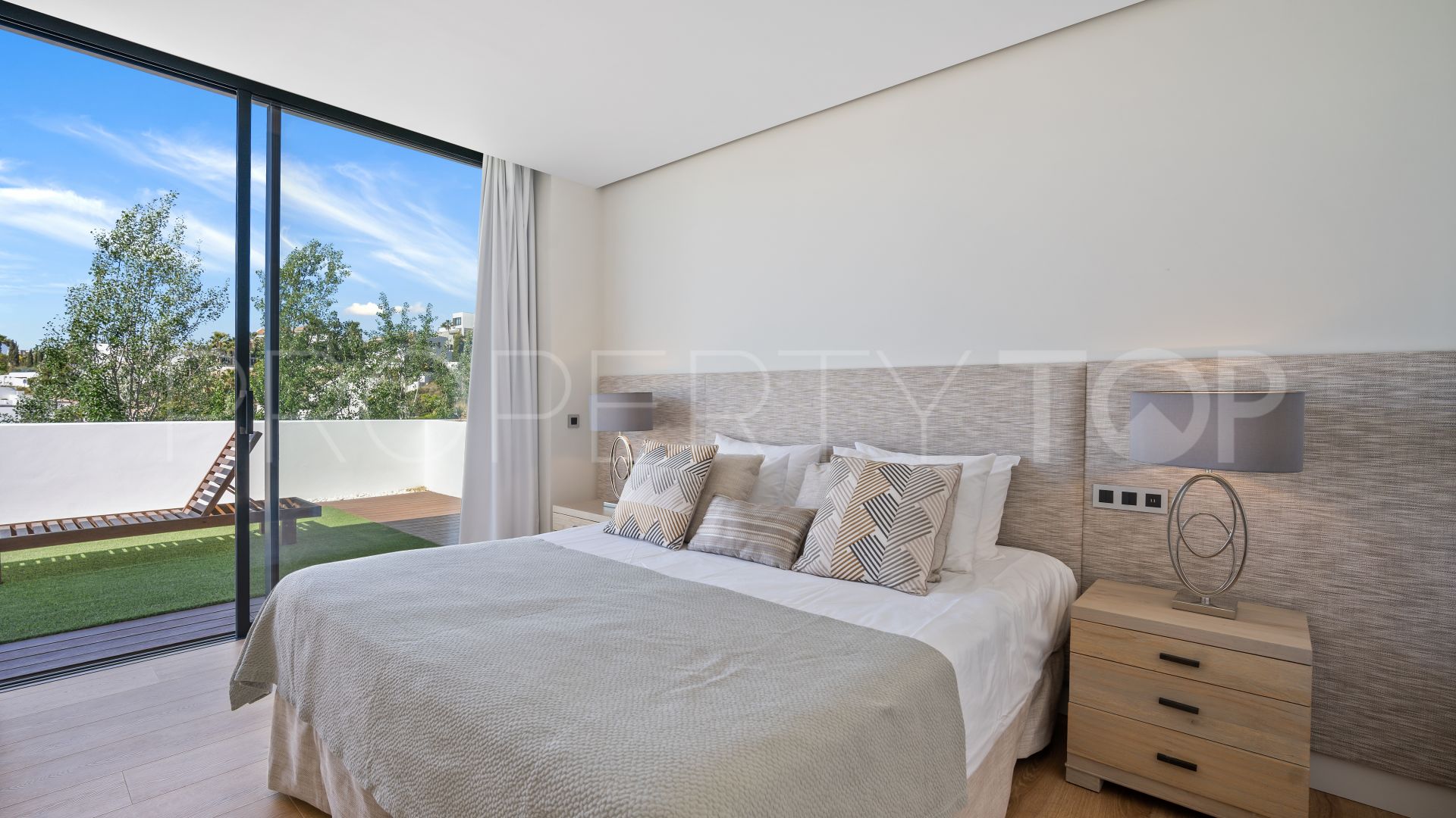 La Alqueria 5 bedrooms villa for sale