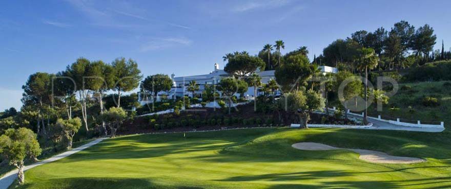 Se vende apartamento planta baja en Estepona Golf con 2 dormitorios