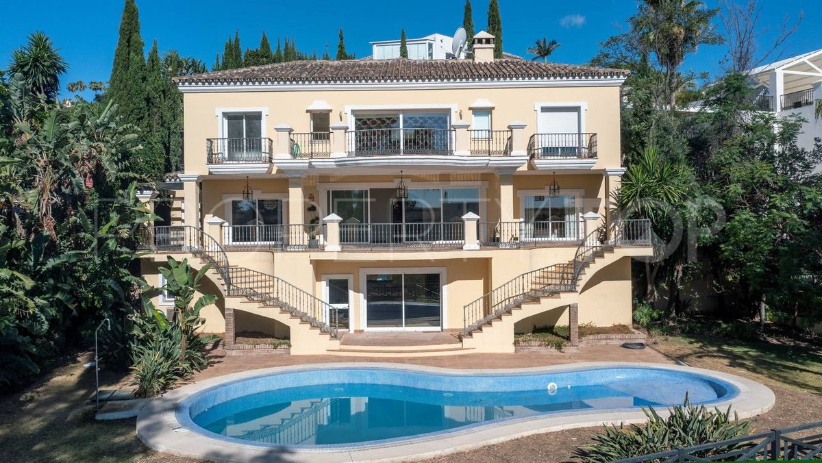 For sale villa with 8 bedrooms in El Herrojo