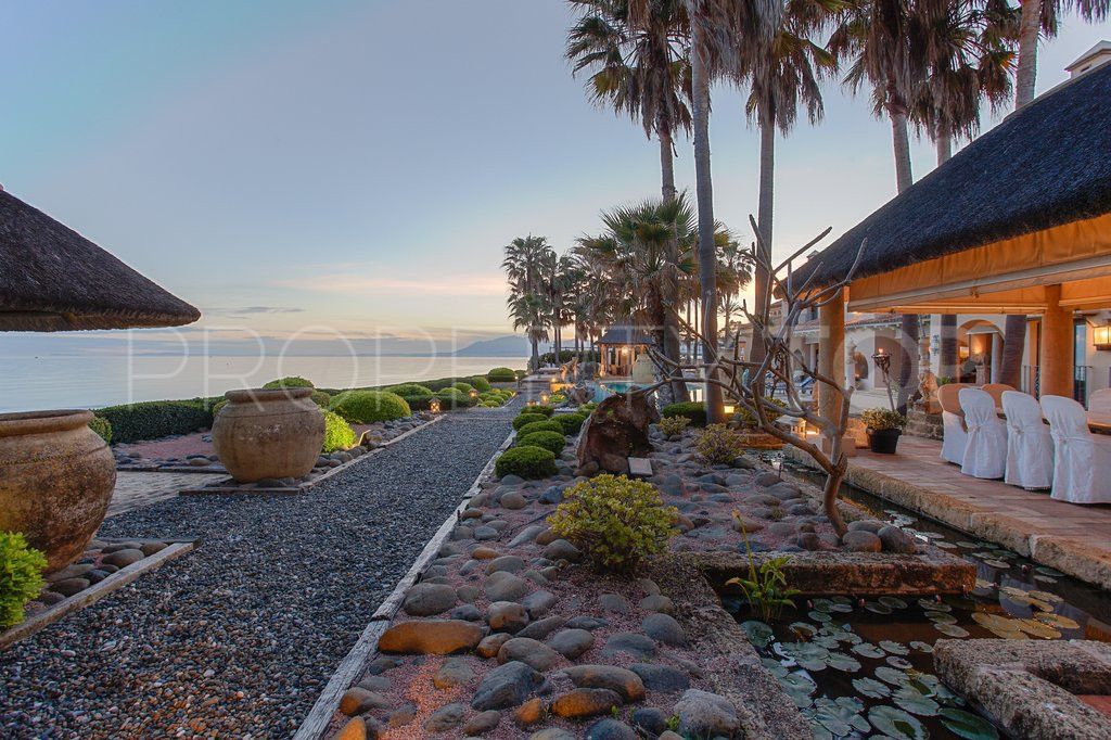 5 bedrooms villa in Los Monteros Playa for sale