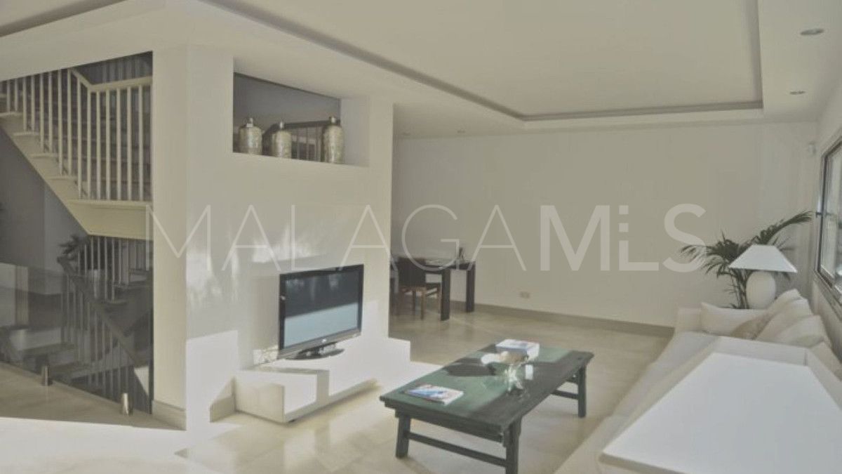 Villa for sale in Rio Real