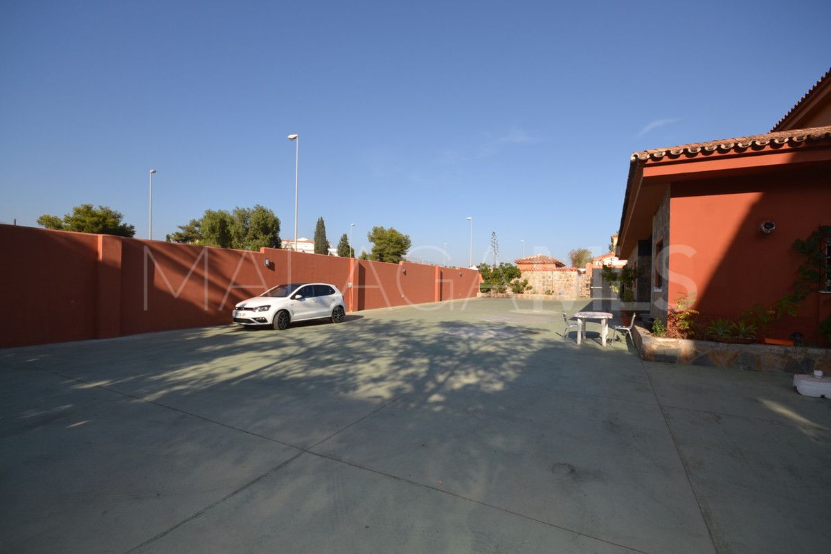 Villa for sale in El Paraiso