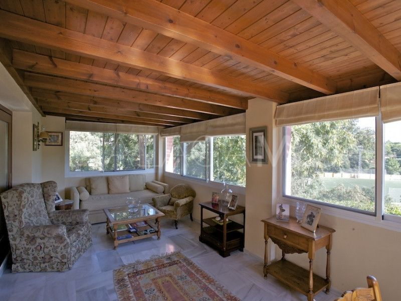 Villa for sale in Elviria