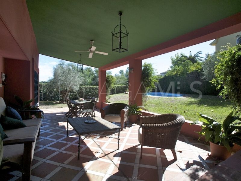 Villa for sale in Elviria