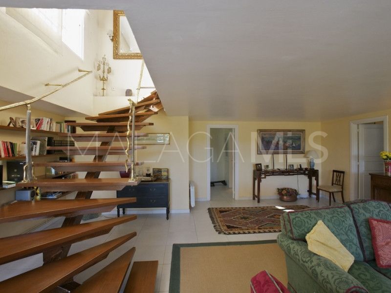 Villa for sale in Elviria