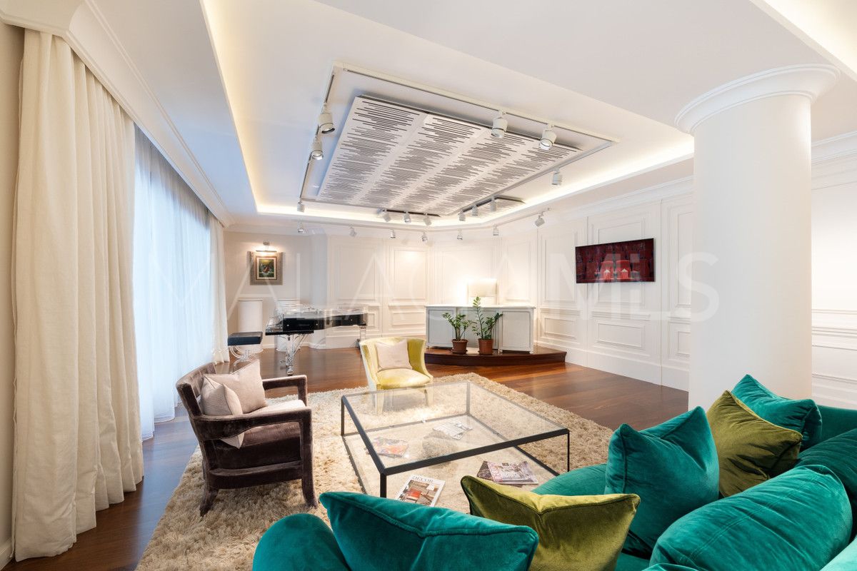 Villa with 9 bedrooms a la venta in Sierra Blanca