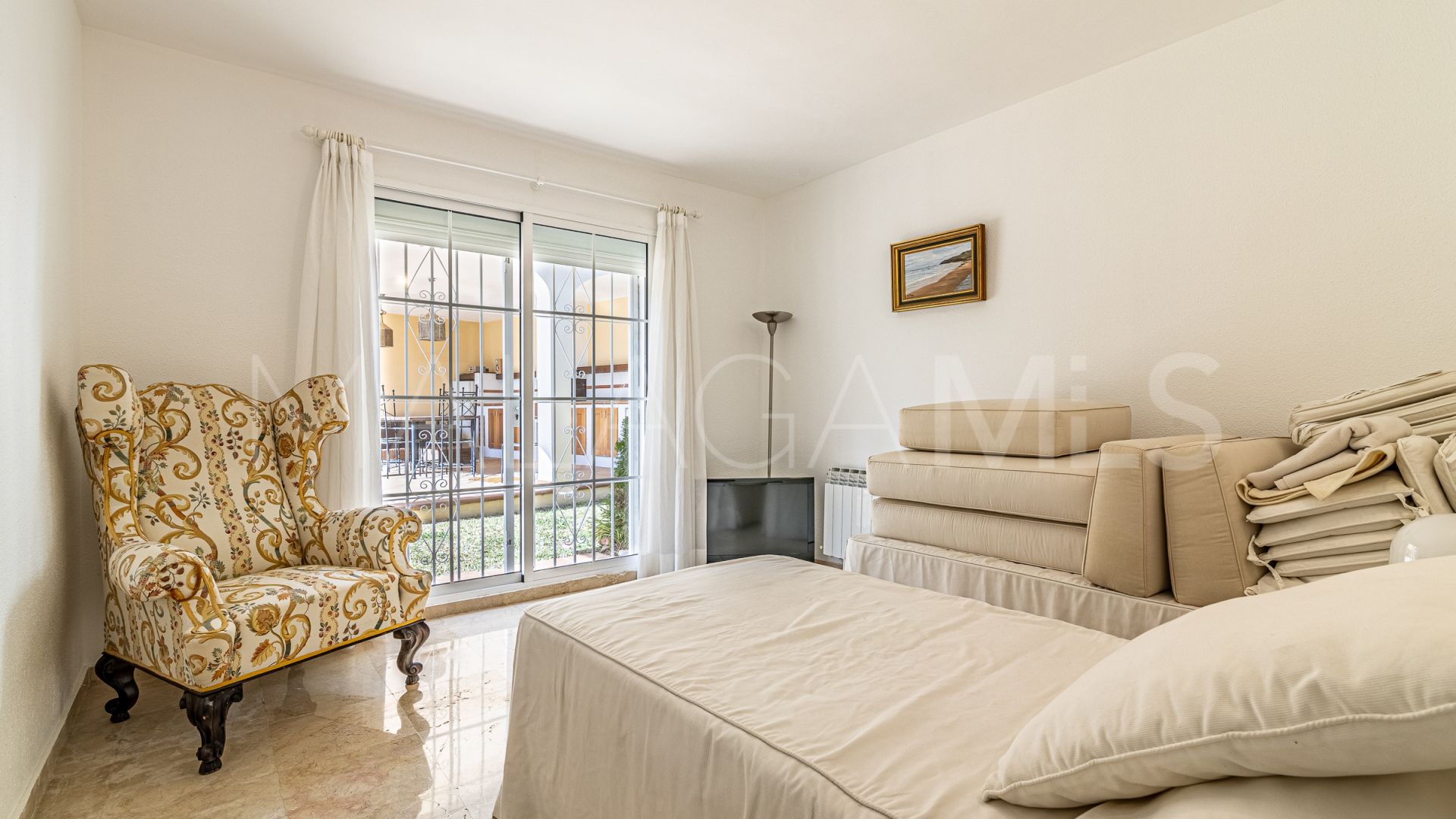 Villa for sale in Cascada de Camojan