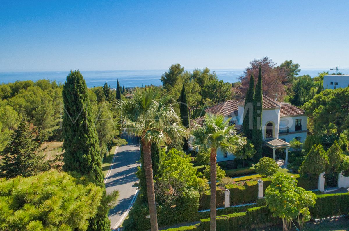 Villa for sale in Cascada de Camojan