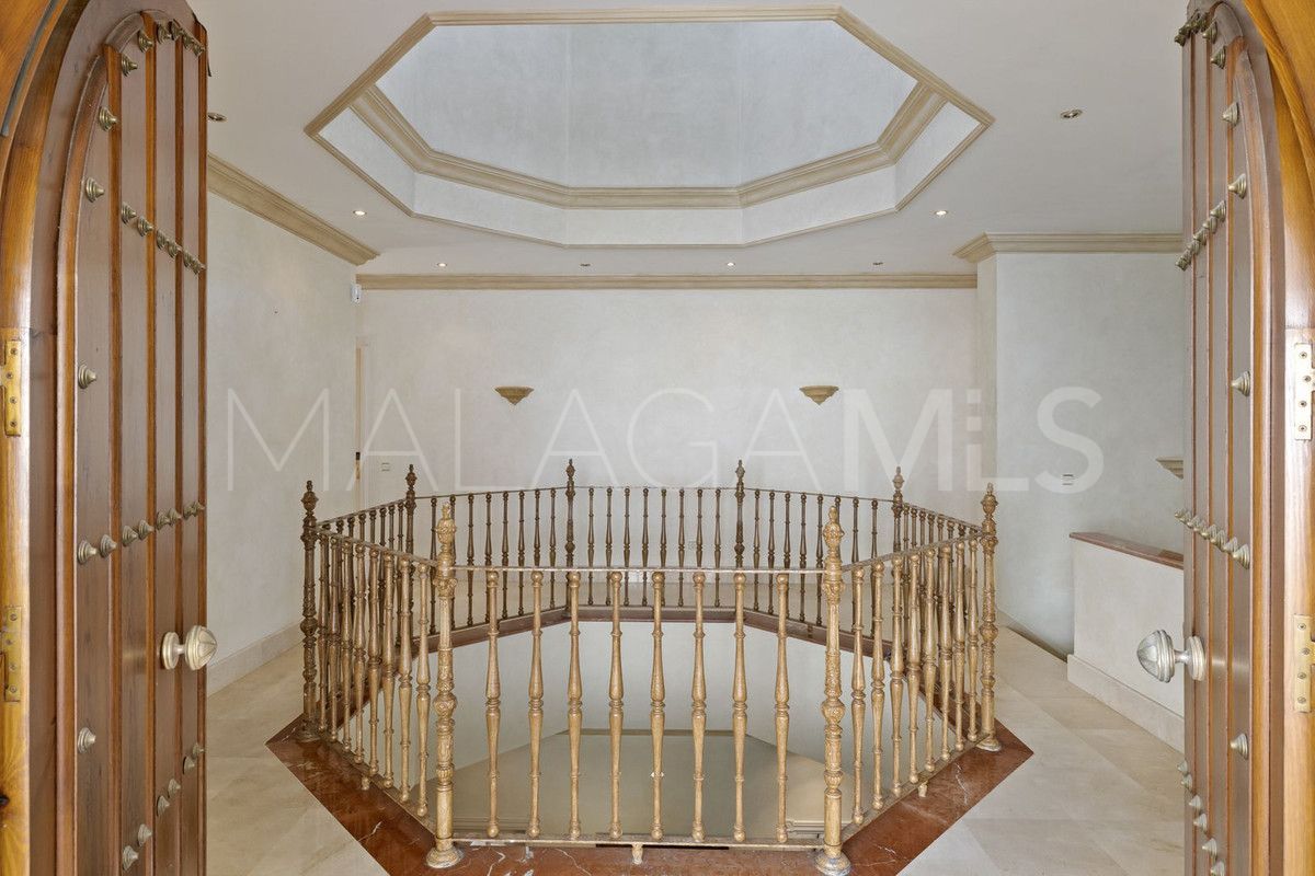 Villa for sale in El Paraiso