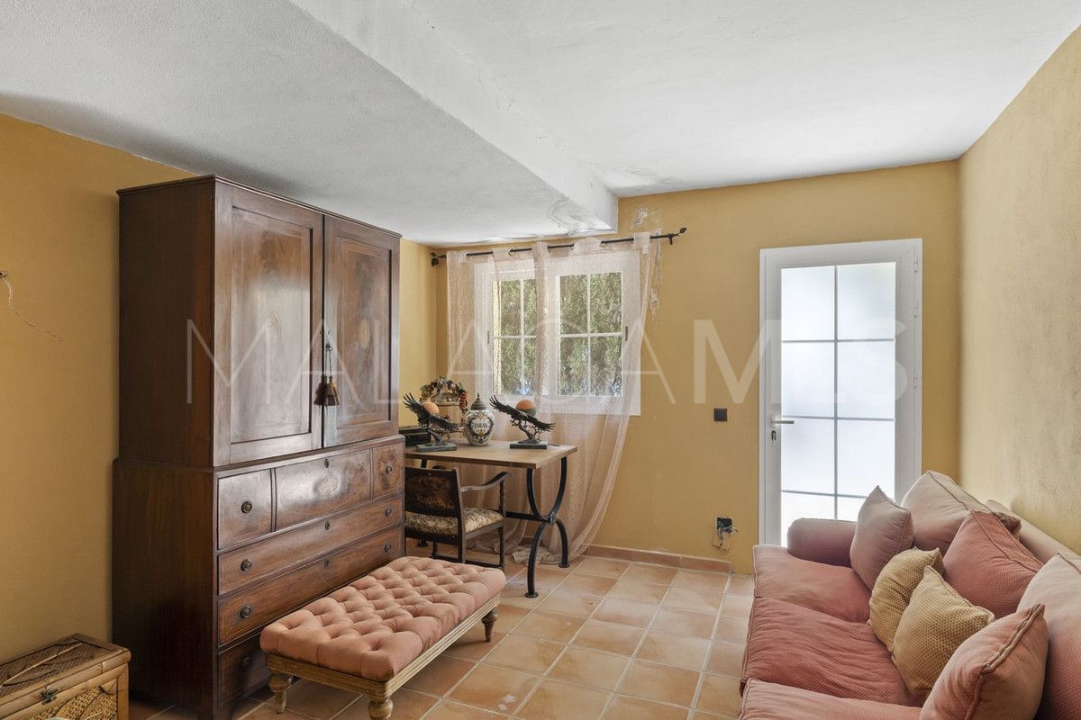 Villa for sale in El Paraiso