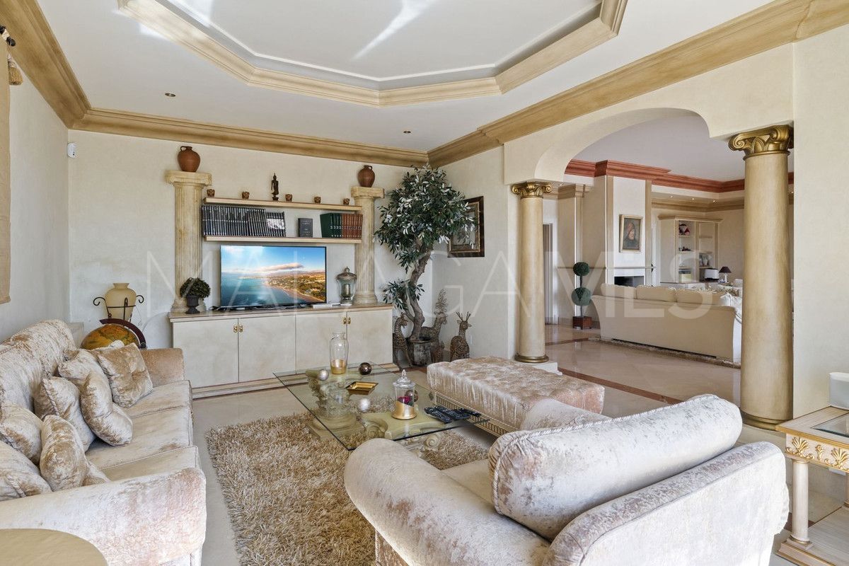 Villa for sale in El Paraiso