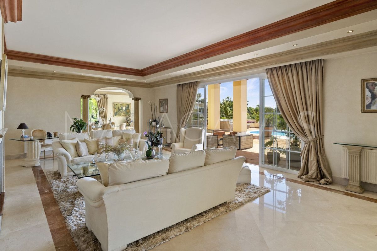 Villa for sale in El Paraiso