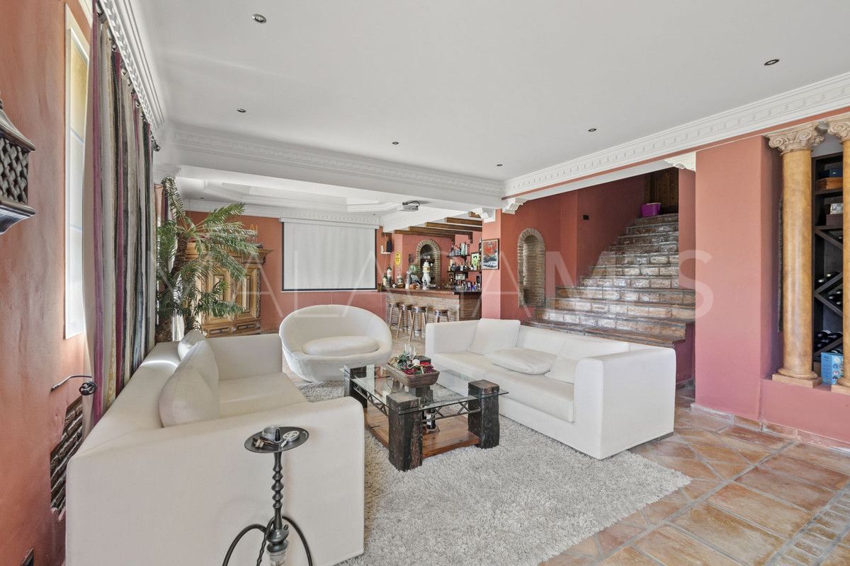 Villa for sale in El Paraiso