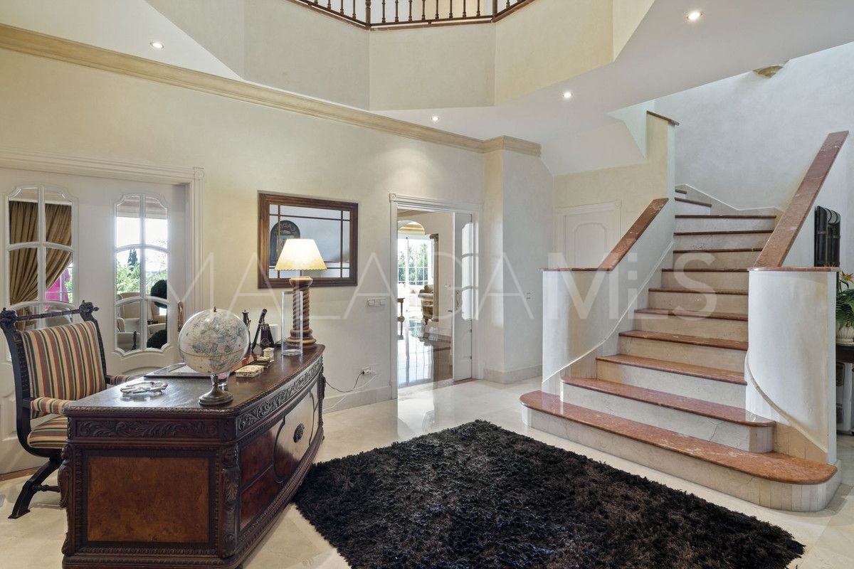 Villa for sale in El Paraiso