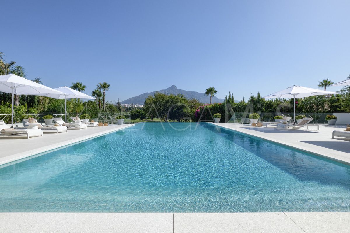 9 bedrooms villa in Nueva Andalucia for sale