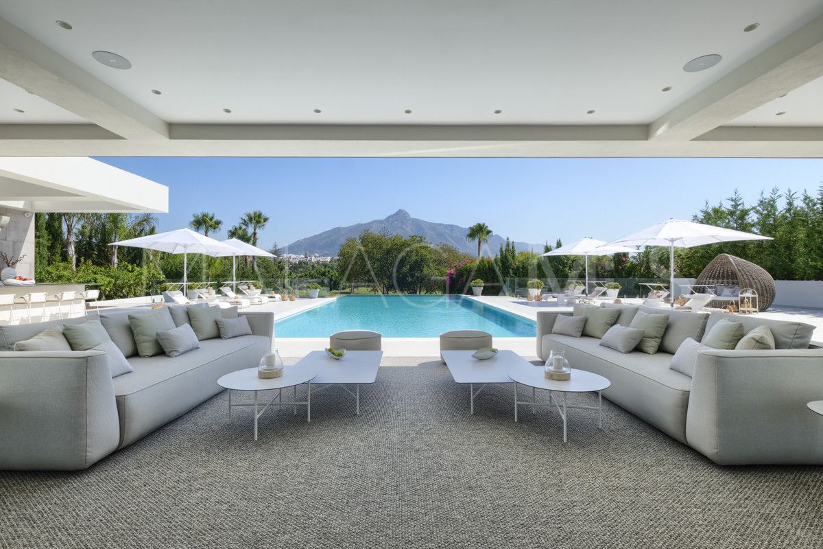 9 bedrooms villa in Nueva Andalucia for sale