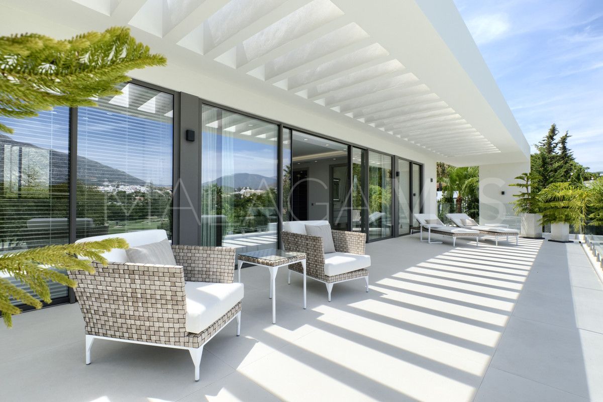 9 bedrooms villa in Nueva Andalucia for sale