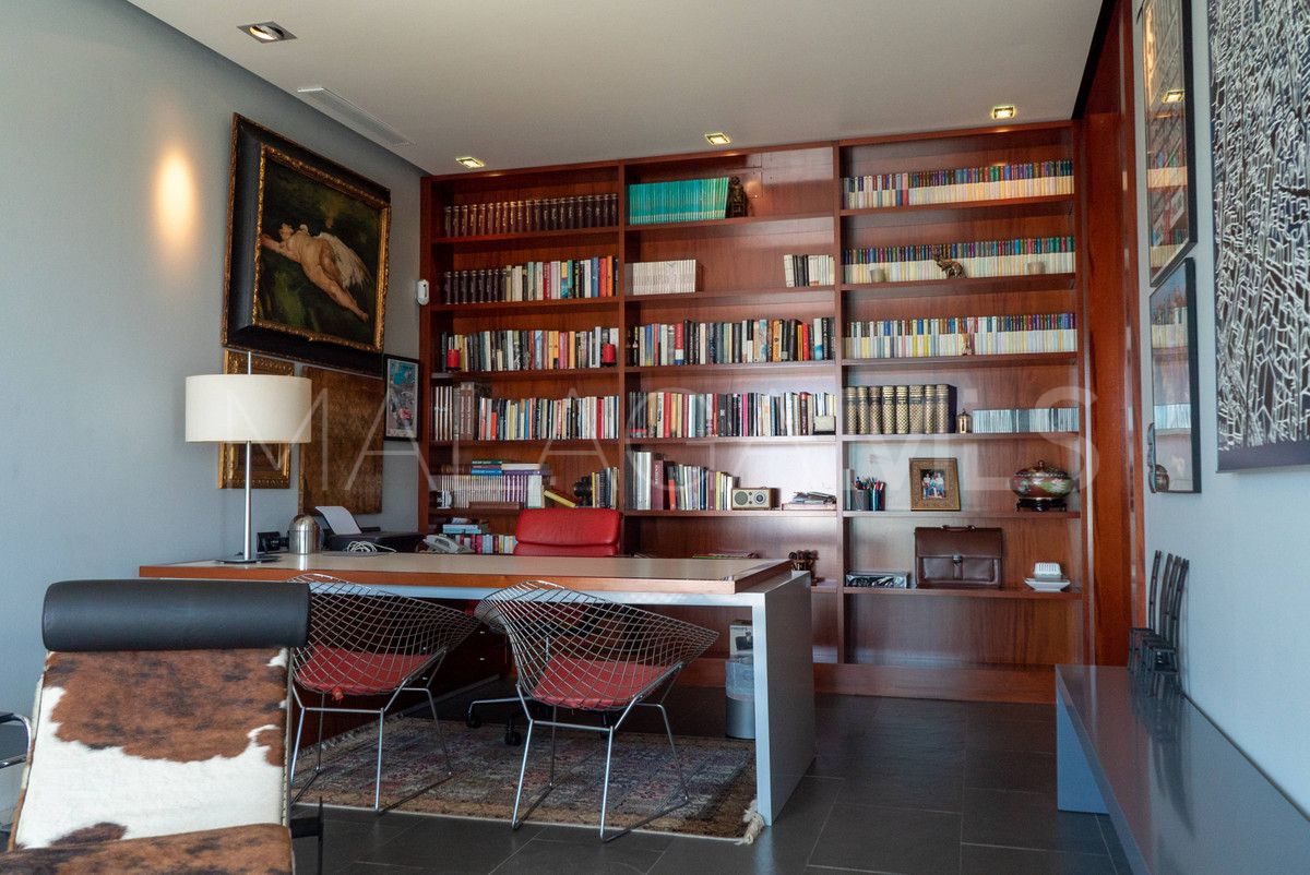 Villa for sale in Los Altos de los Monteros