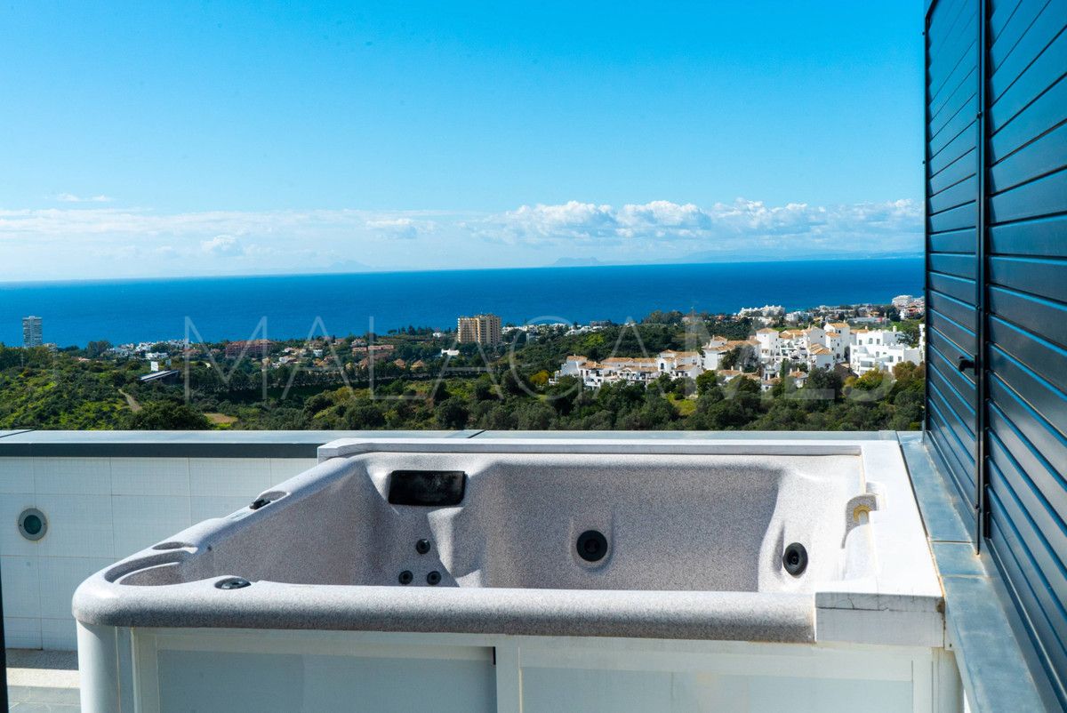 Villa for sale in Los Altos de los Monteros