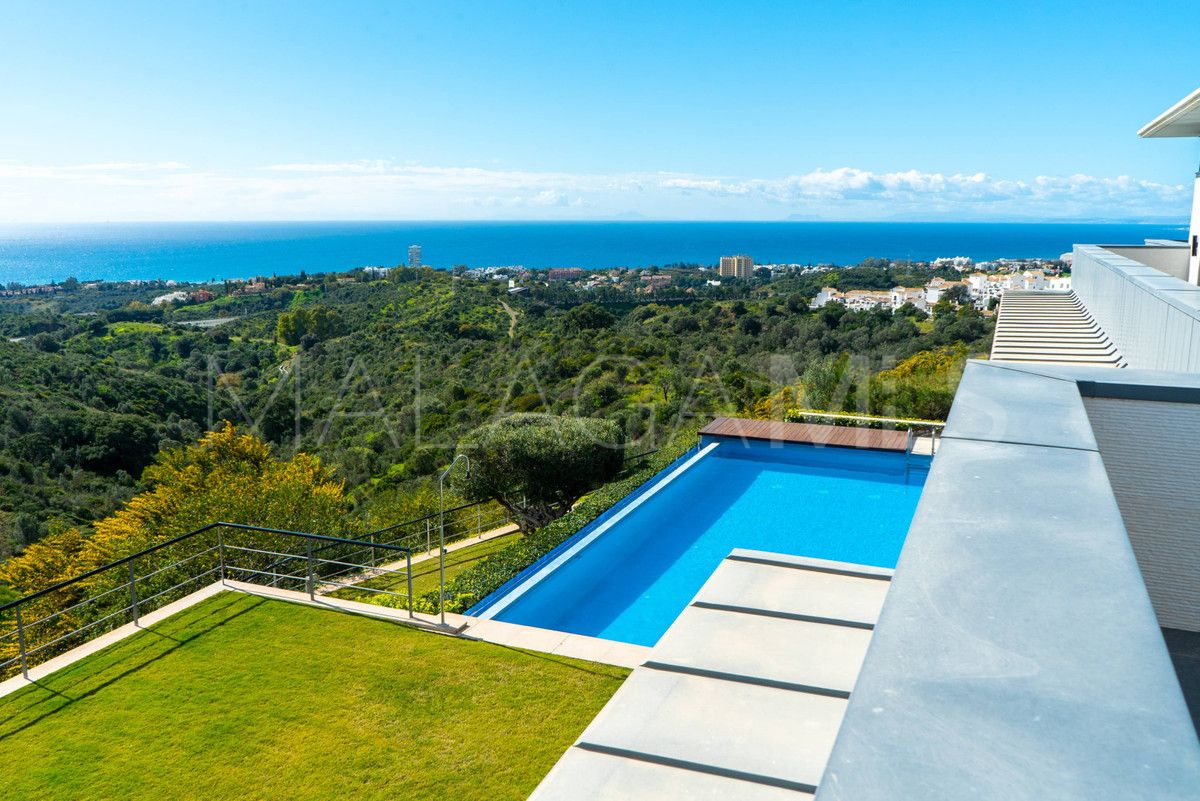 Villa for sale in Los Altos de los Monteros
