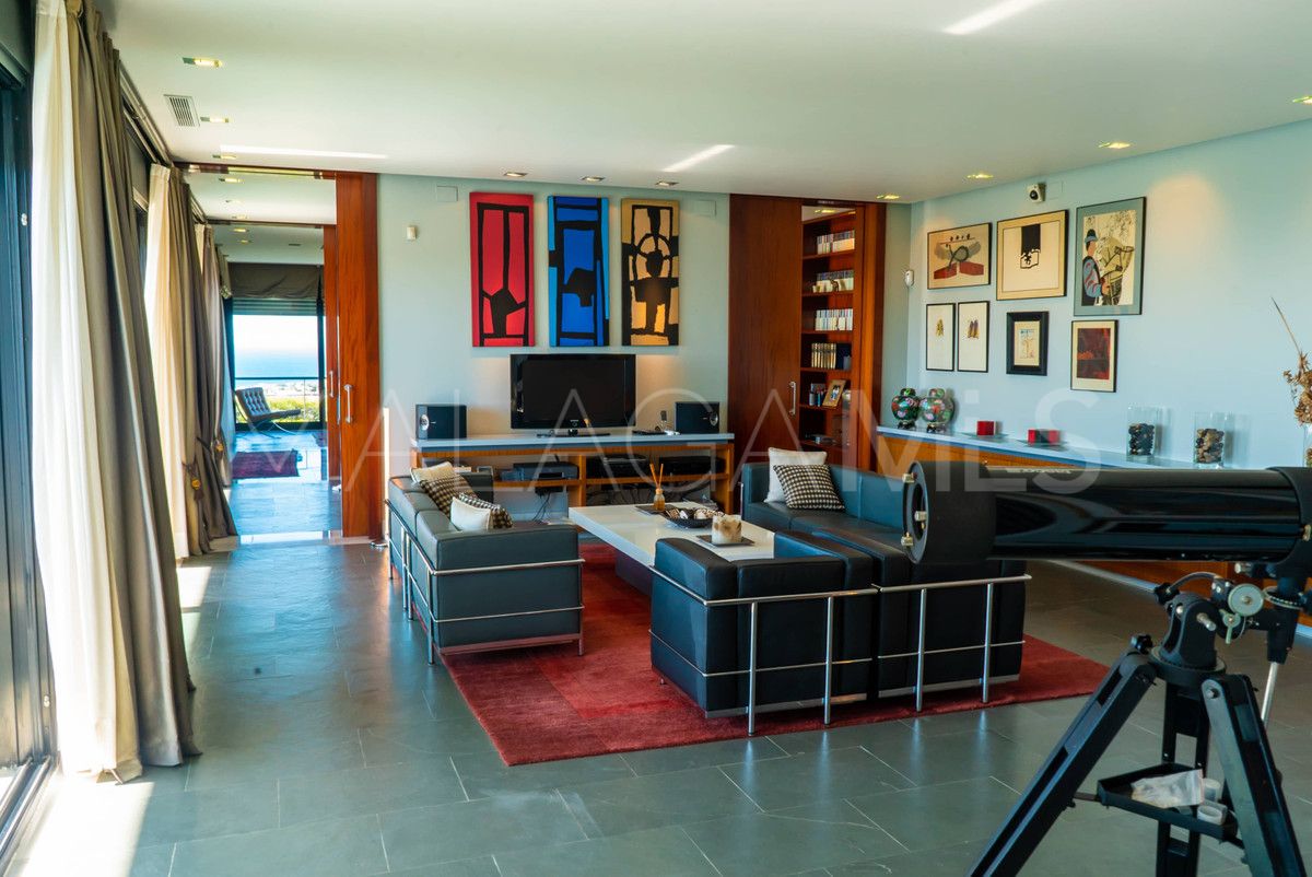 Villa for sale in Los Altos de los Monteros