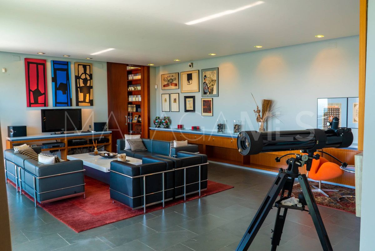 Villa for sale in Los Altos de los Monteros
