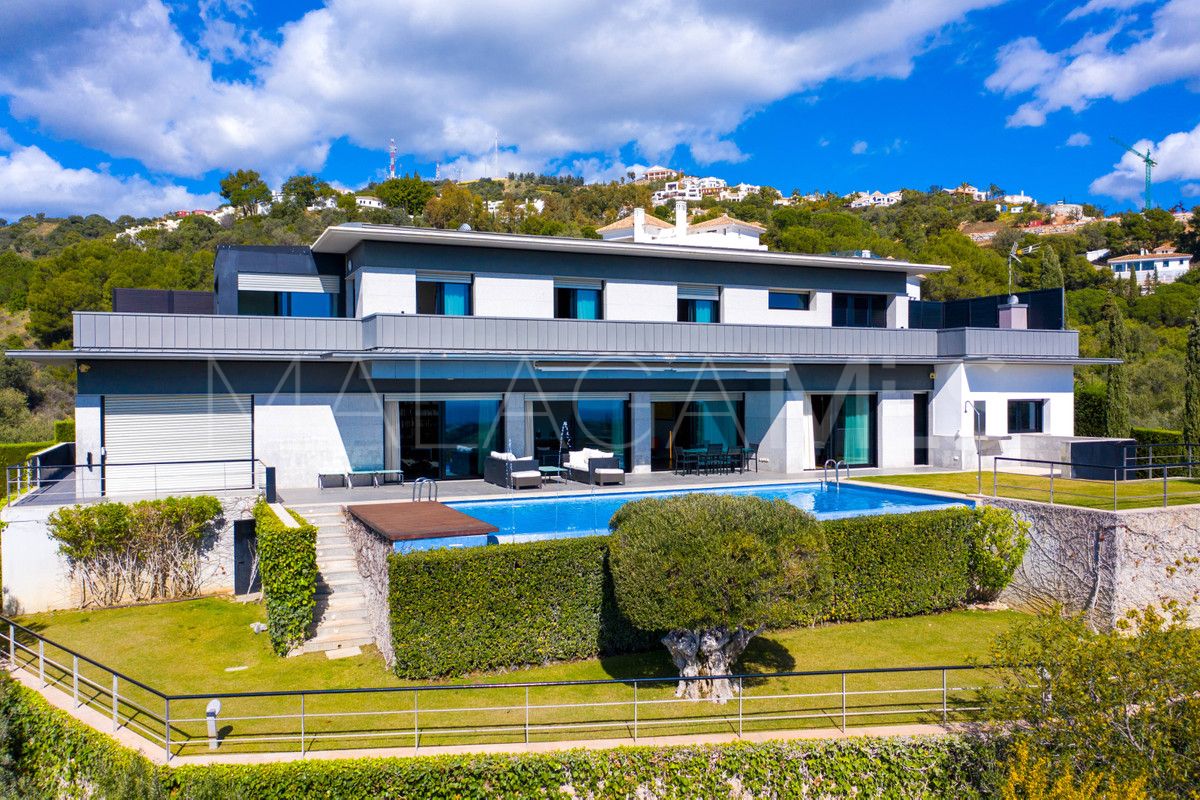 Villa for sale in Los Altos de los Monteros