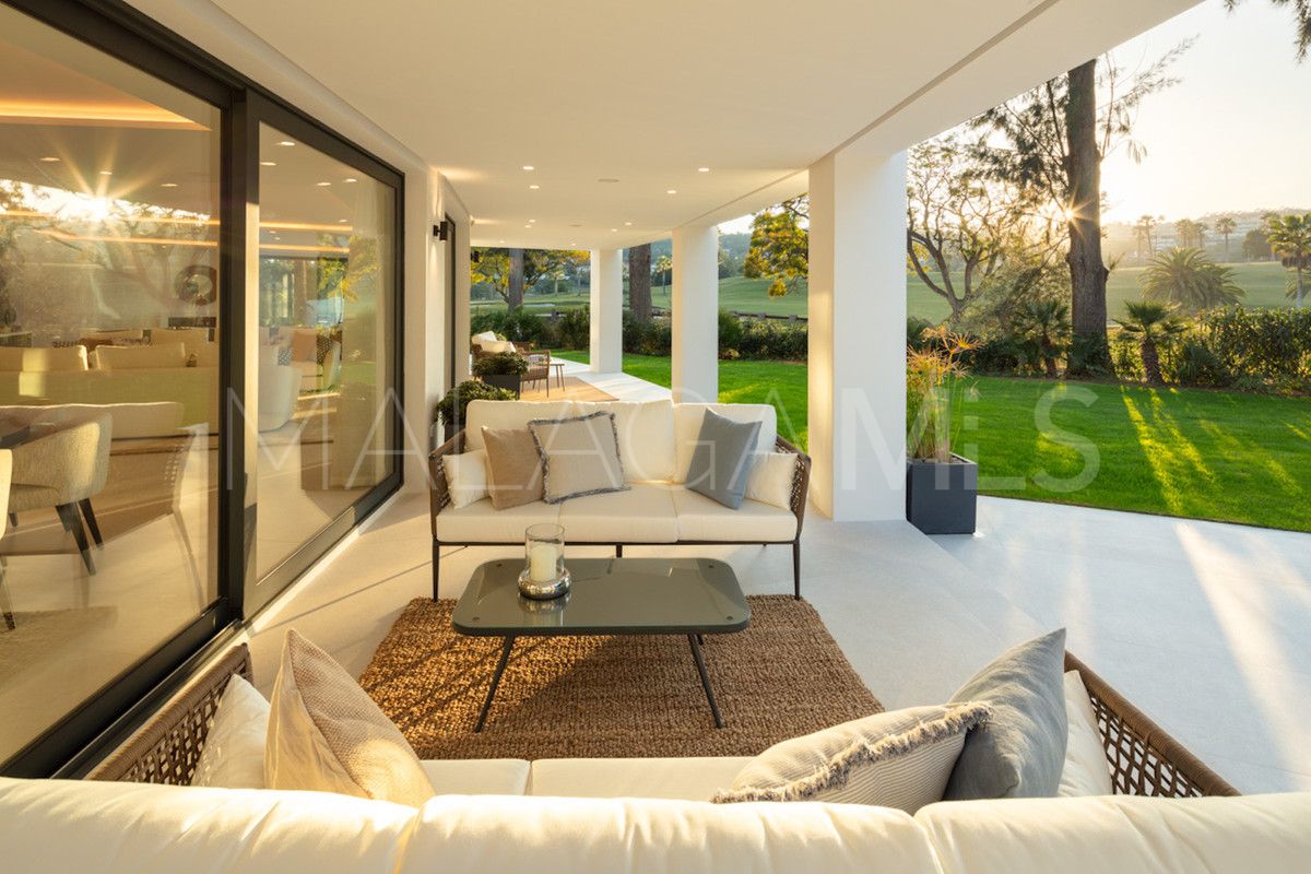 Villa for sale in Nueva Andalucia