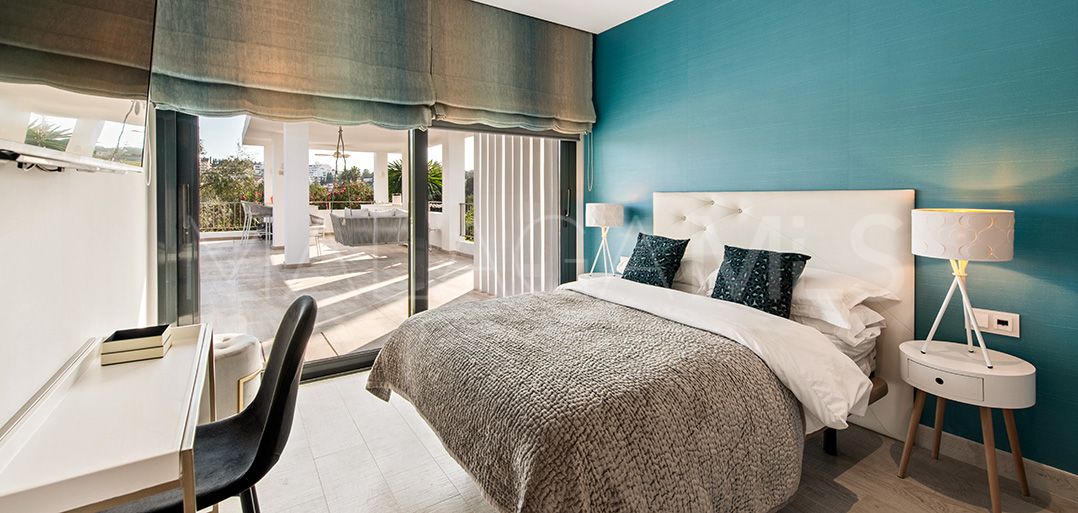 Buy 5 bedrooms villa in Las Brisas del Golf
