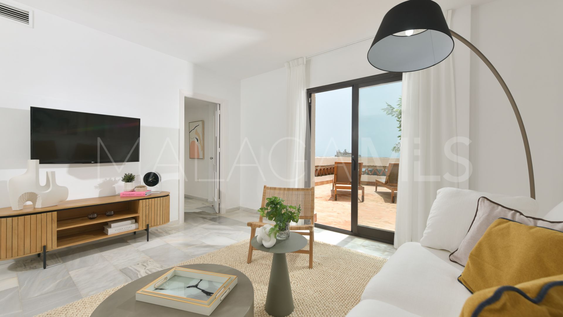 Buy apartamento in Sitio de Calahonda with 2 bedrooms