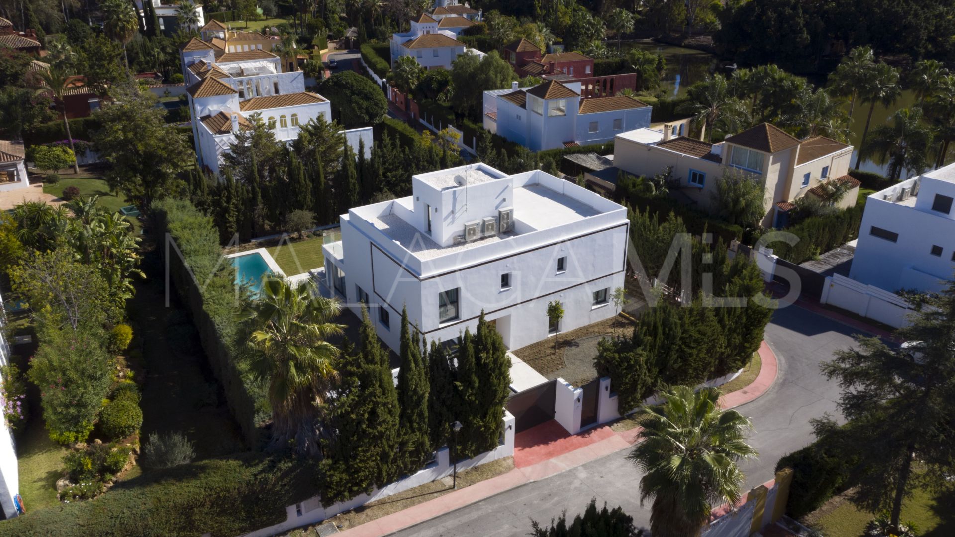 House in Nueva Andalucia for sale