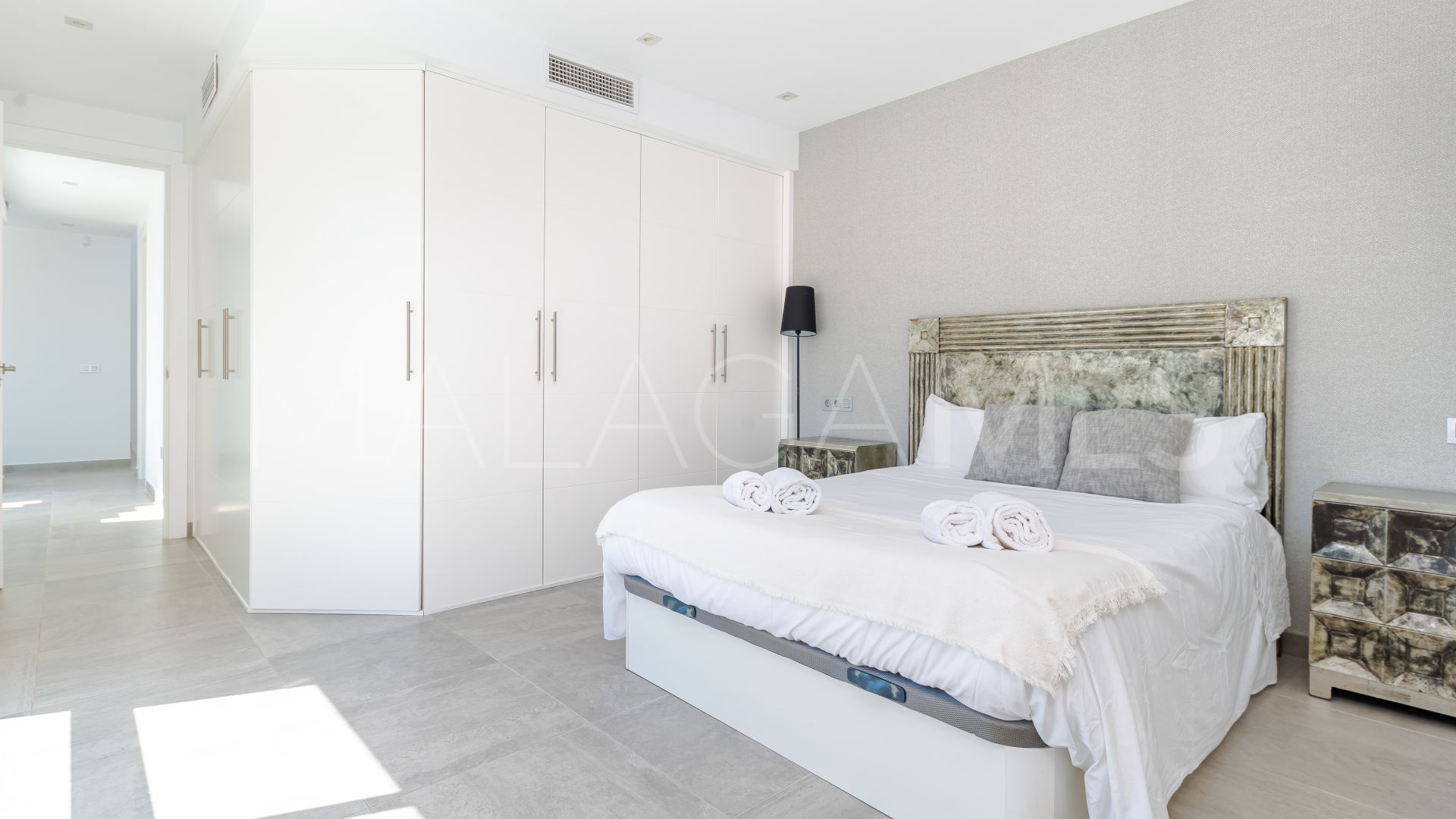 Casa a la venta in Nueva Andalucia with 6 bedrooms