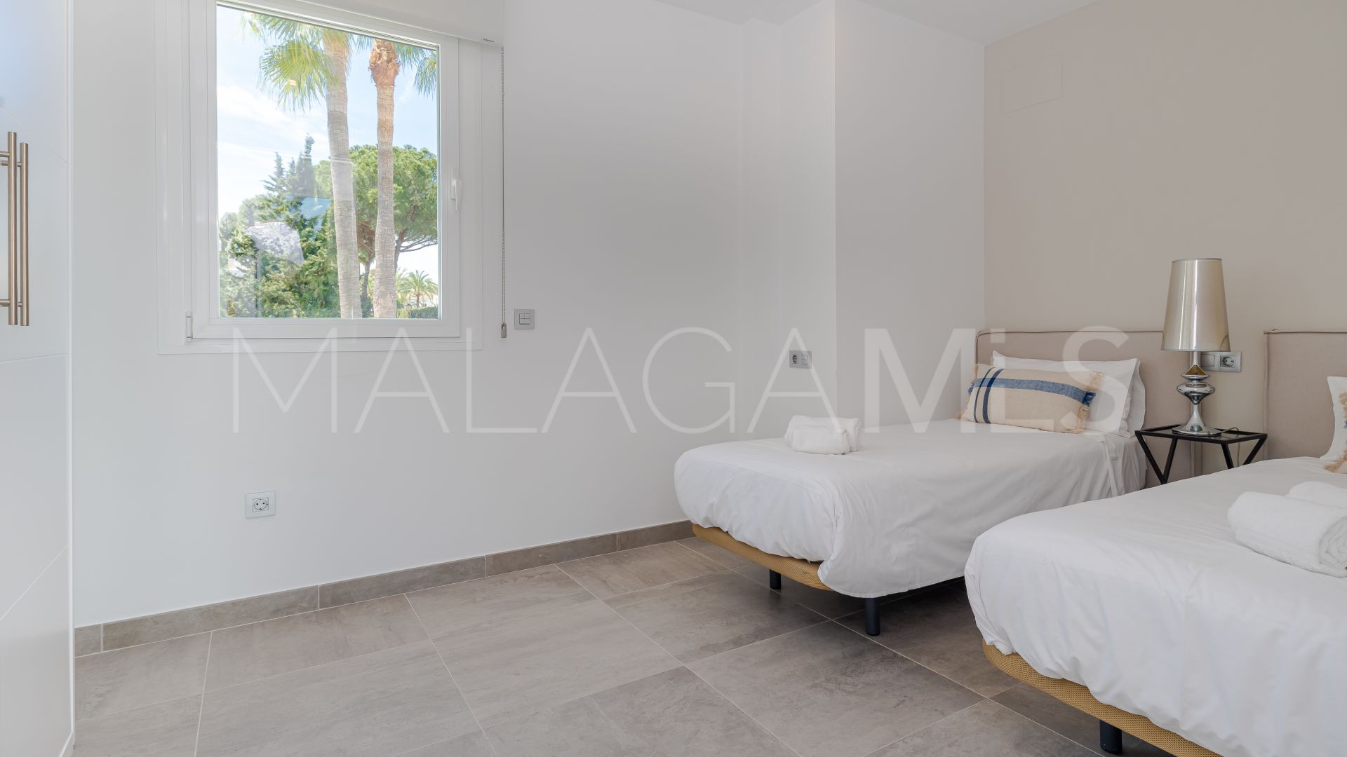 Casa a la venta in Nueva Andalucia with 6 bedrooms