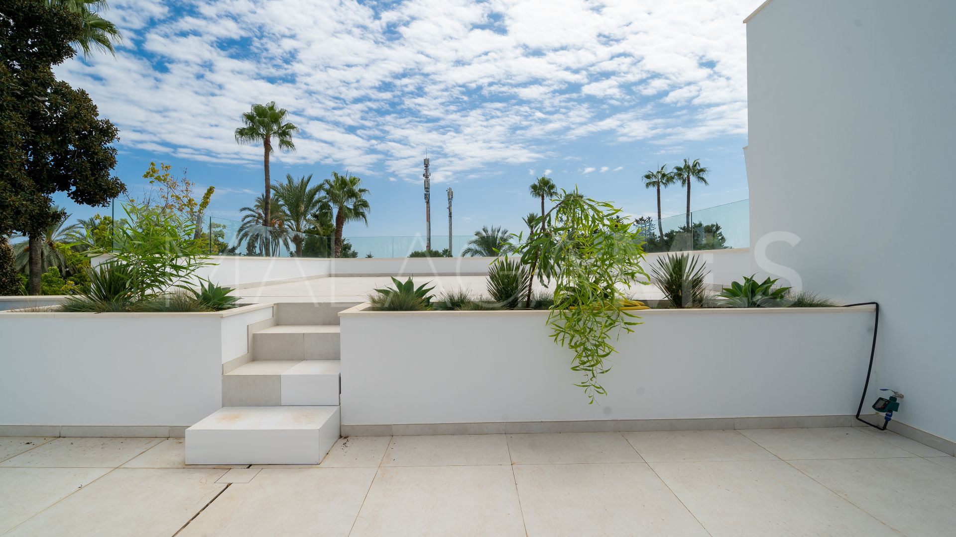Villa for sale in Paraiso Alto