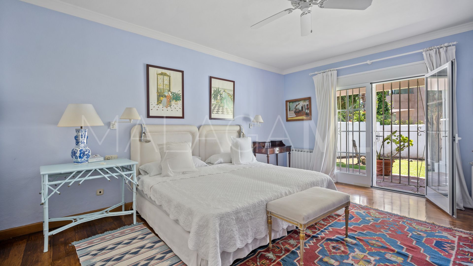 Villa for sale in Guadalmina Baja