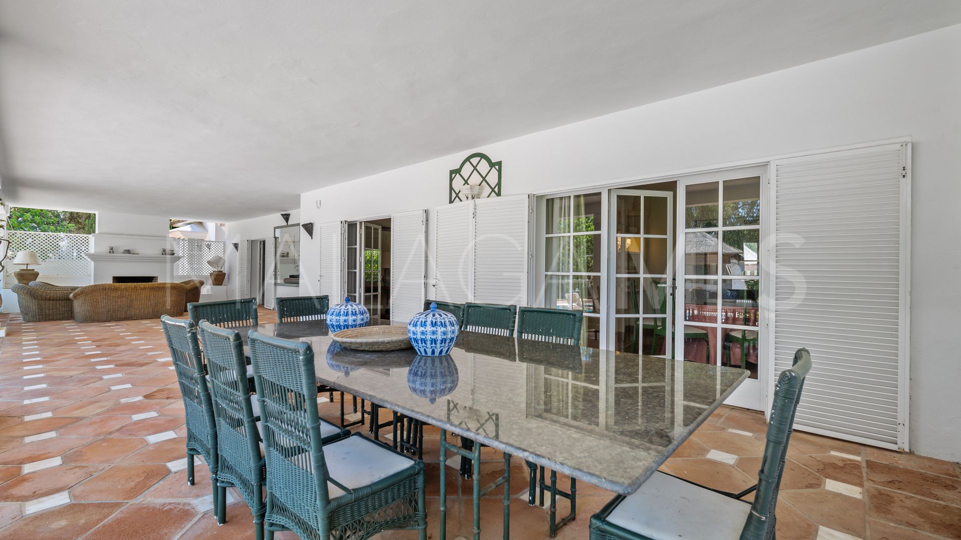 Villa for sale in Guadalmina Baja
