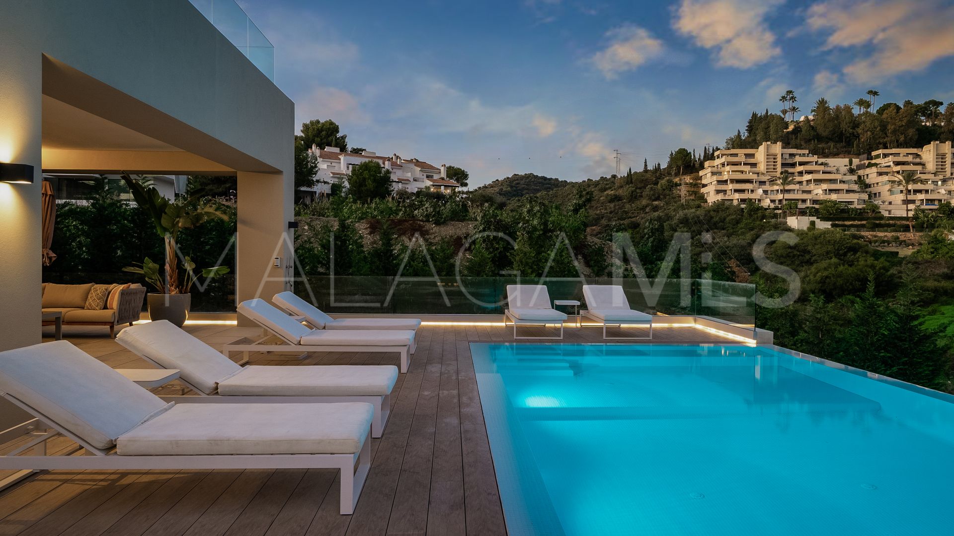 5 bedrooms Los Naranjos villa for sale