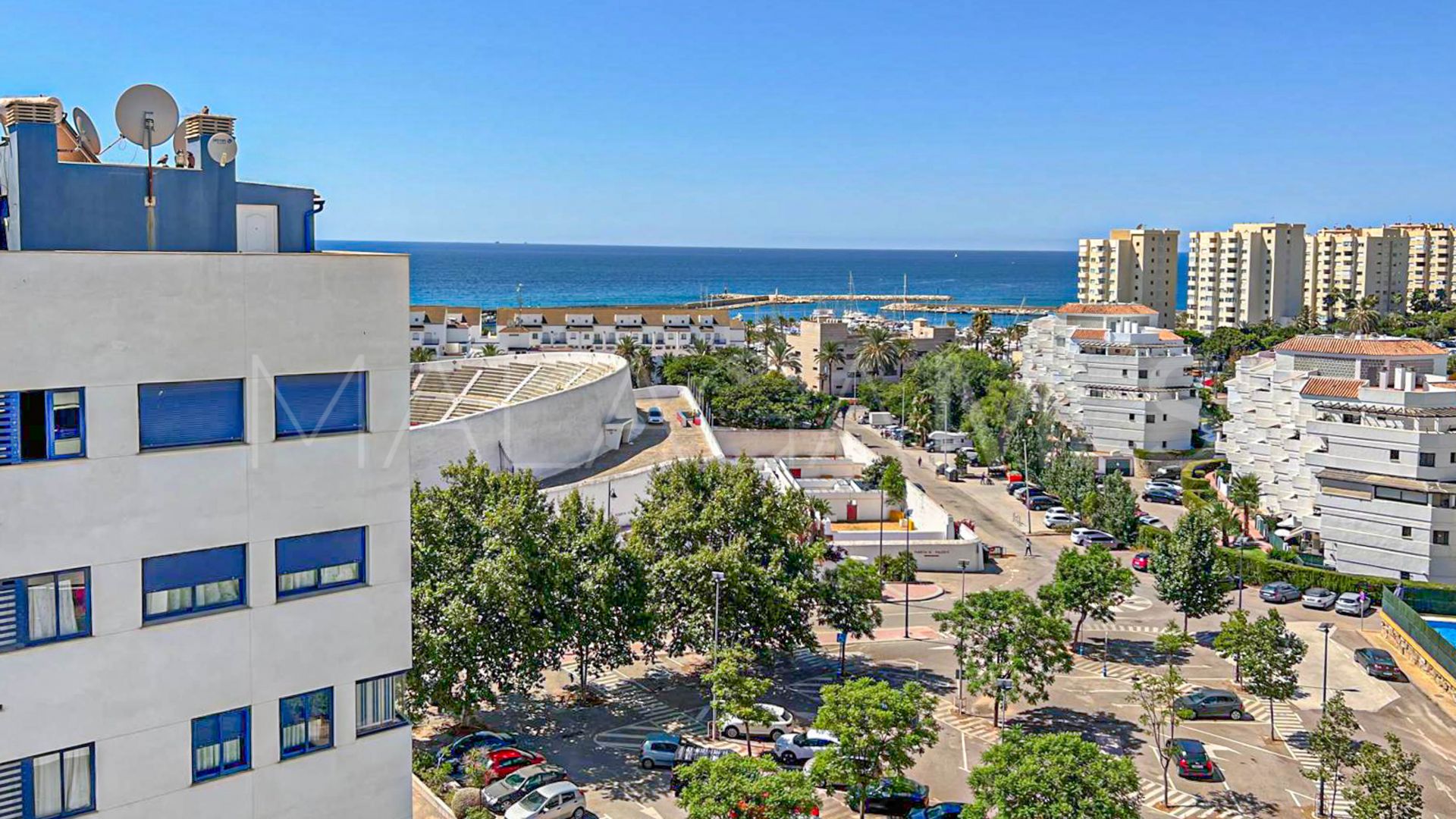 Zweistöckiges penthouse for sale in Estepona Puerto