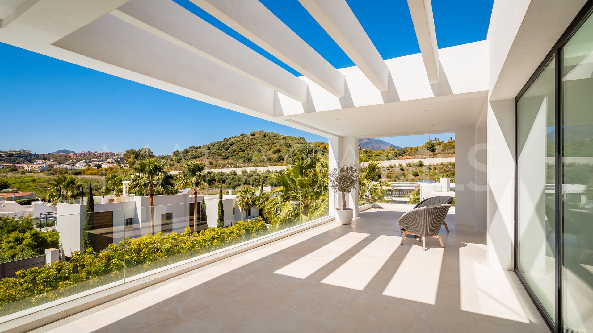 Villa for sale in Nueva Andalucia