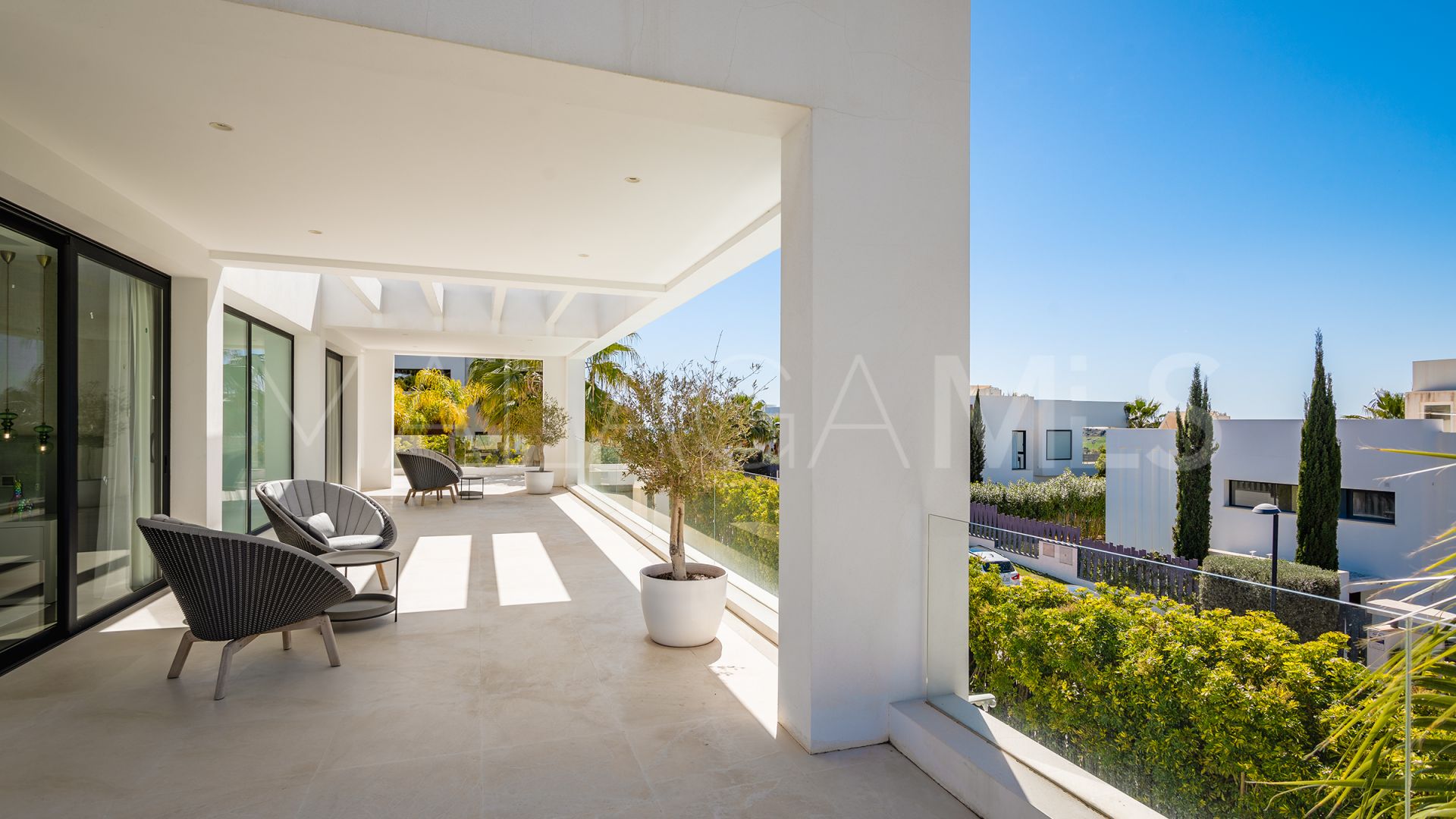 Villa for sale in Nueva Andalucia