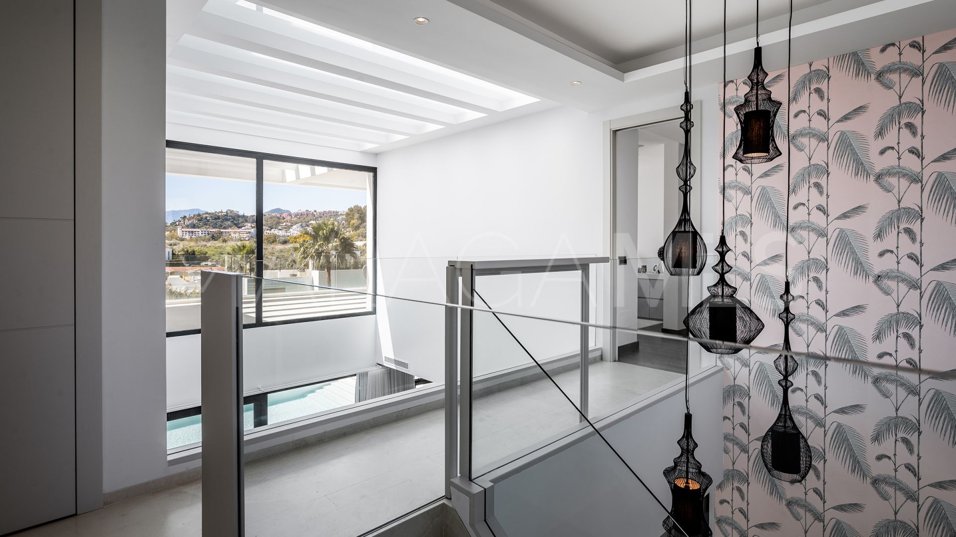 Villa for sale in Nueva Andalucia