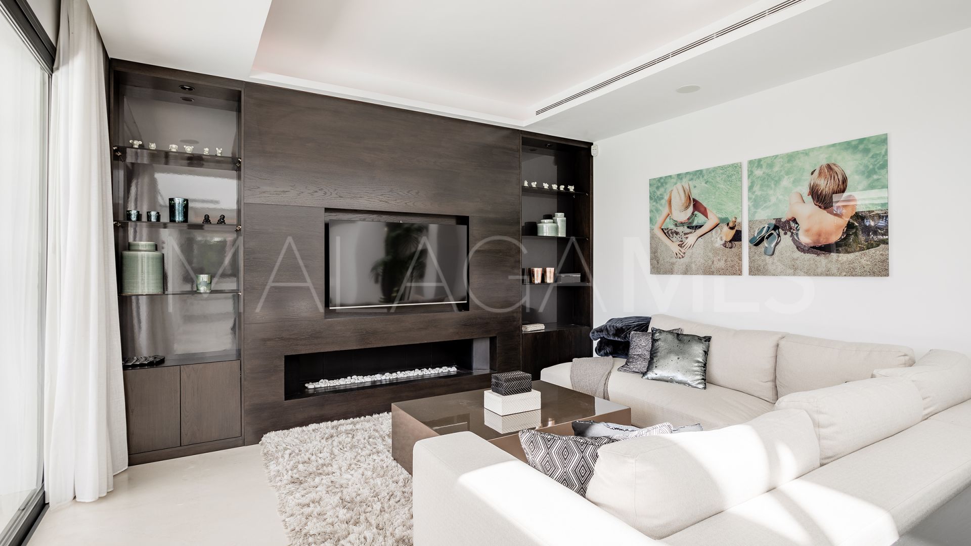 Villa for sale in Nueva Andalucia