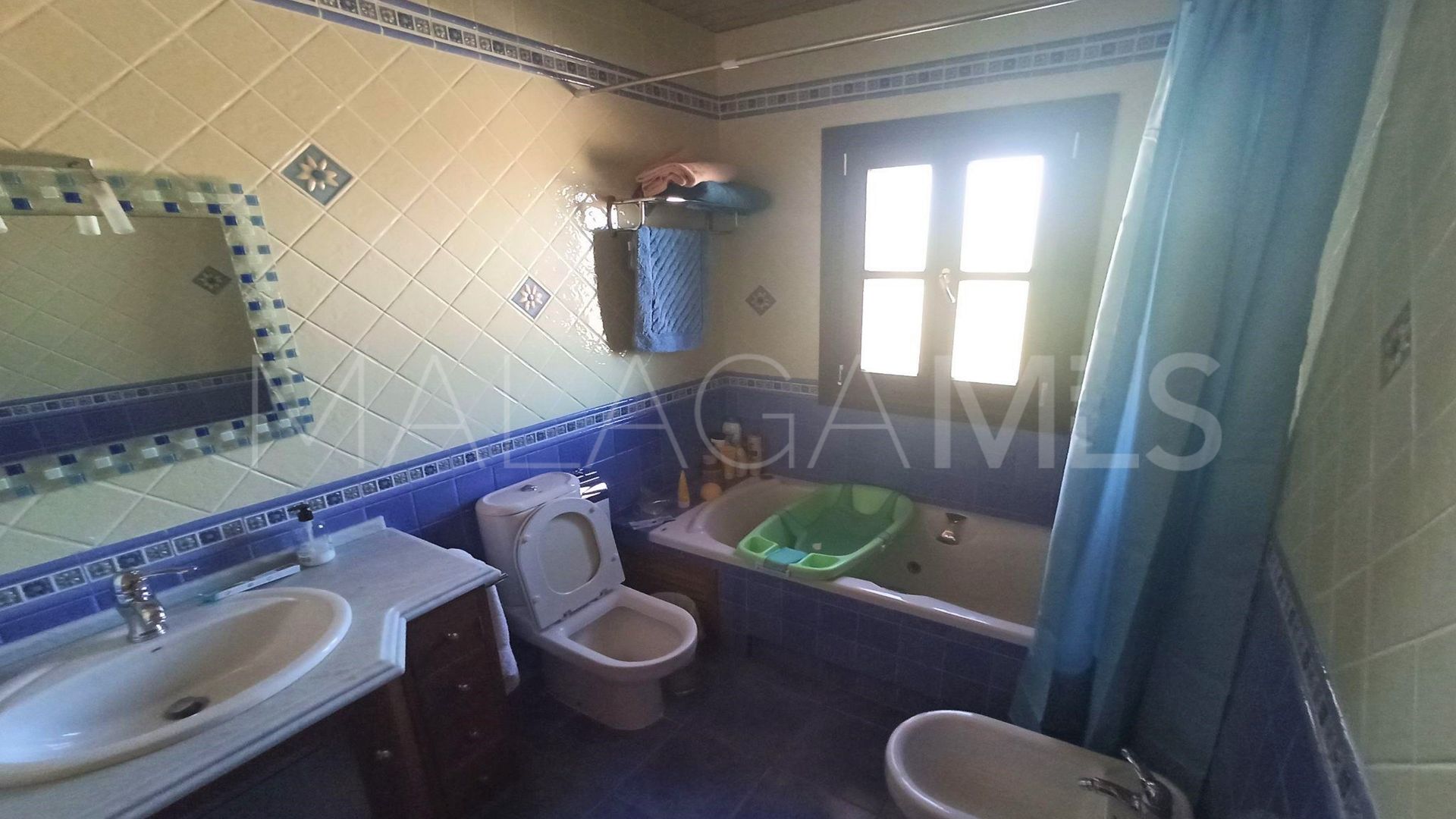 Se vende villa with 4 bedrooms in Manilva