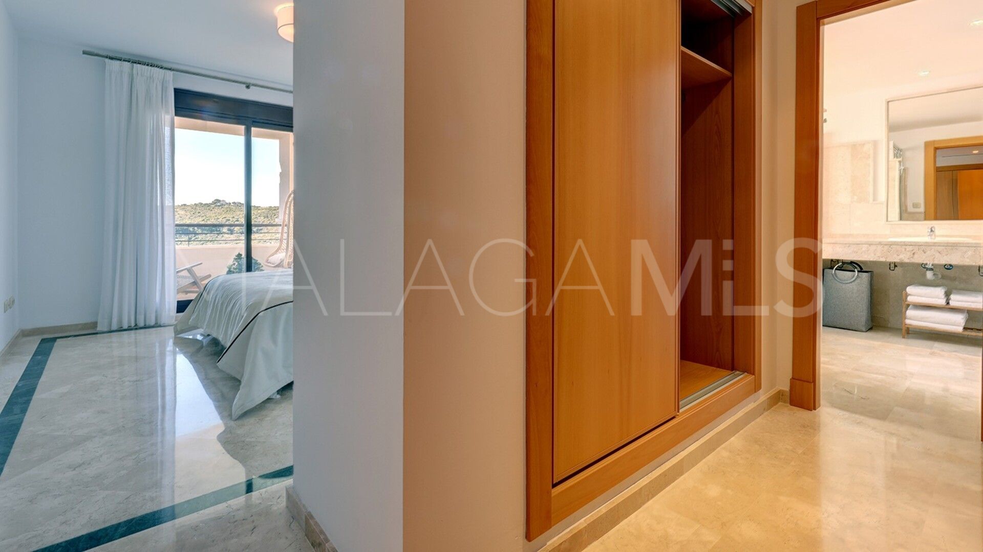 Buy apartamento de 2 bedrooms in Casares Golf