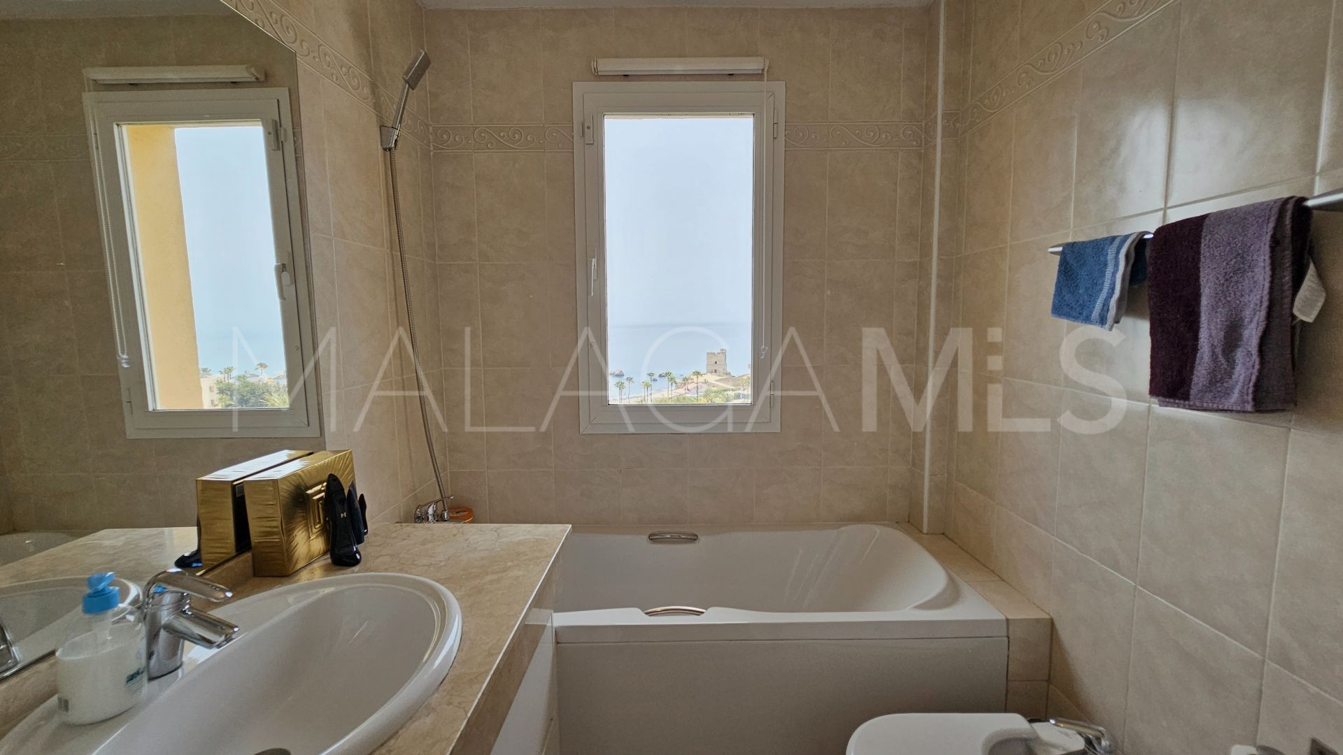 Adosado de 3 bedrooms a la venta in Bahia de Casares