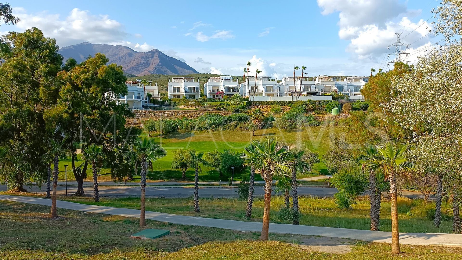 4 bedrooms semi detached house for sale in Estepona Golf