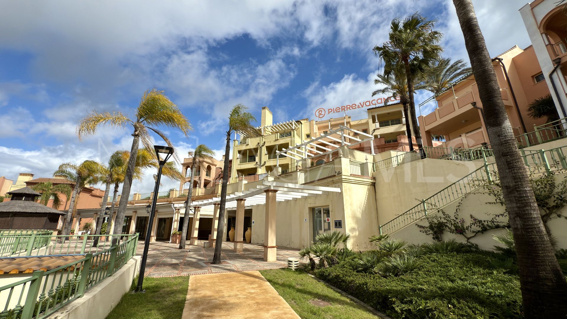 Markplanslägenhet for sale in Bahia de las Rocas