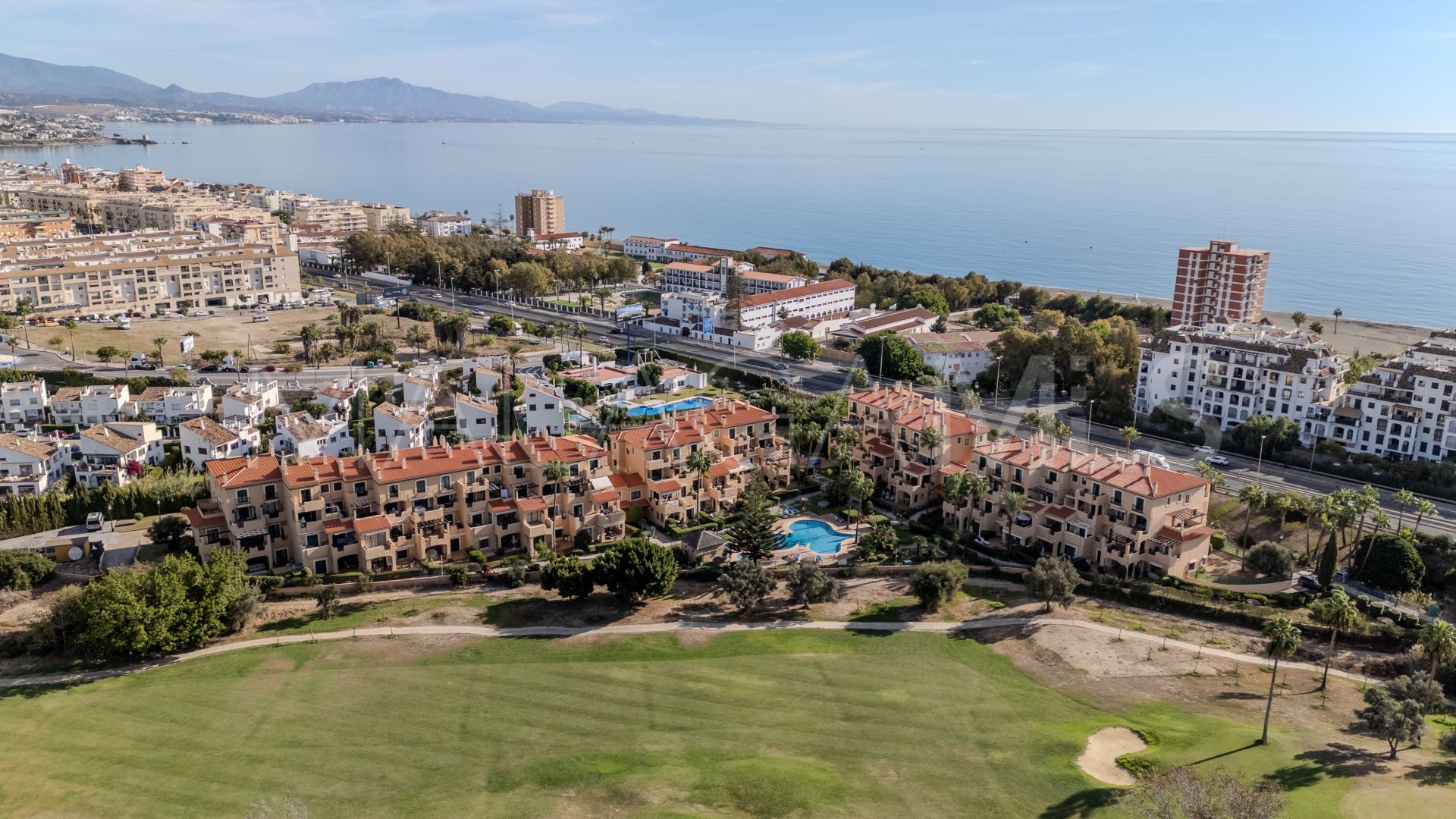 Duplex penthouse for sale in La Duquesa